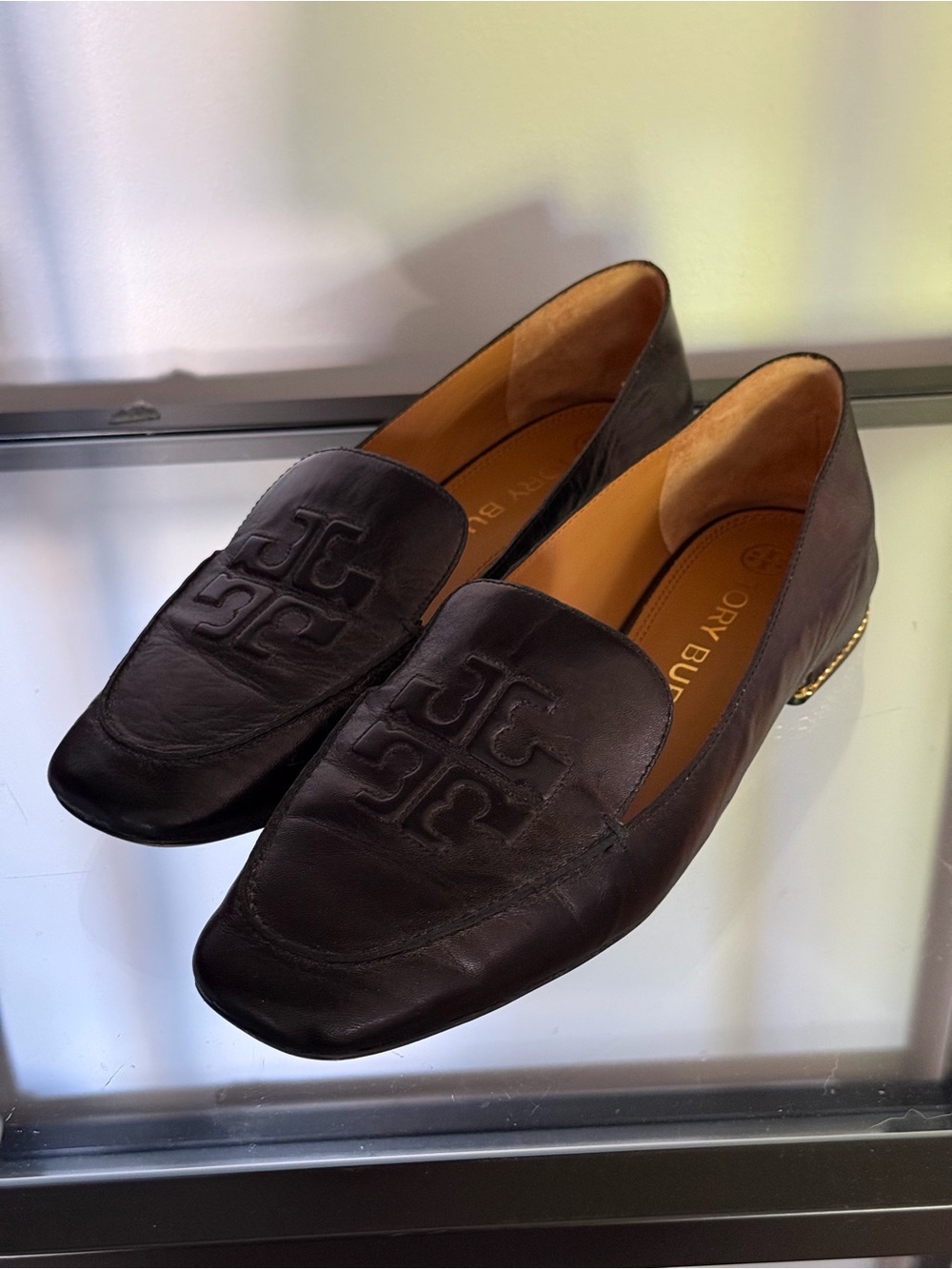 Tory Burch Black Leather Embossed Logo Ruby Loafers - Picture 2 of 4